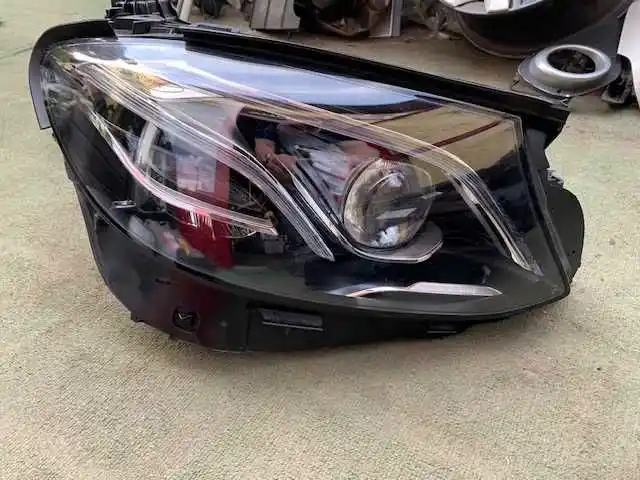 Mercedes E Klasa w213   Lampa