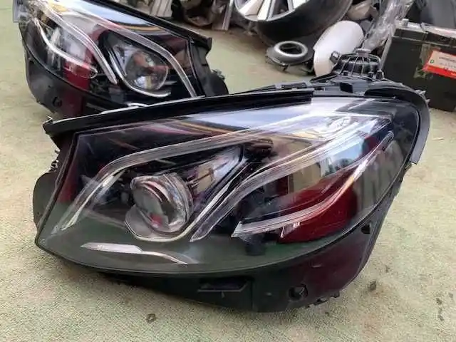 Mercedes E Klasa w213   Lampa