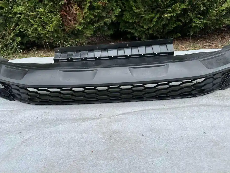 VW Tiguan II Dokładka Zderzak Przód