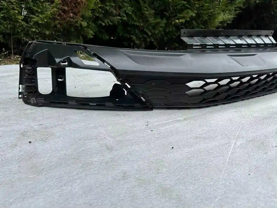 VW Tiguan II Dokładka Zderzak Przód