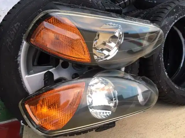 Honda HRV HR-V I 1999- Lampa Przód Europa