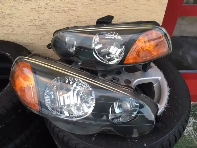 Honda HRV HR-V I 1999- Lampa Przód Europa