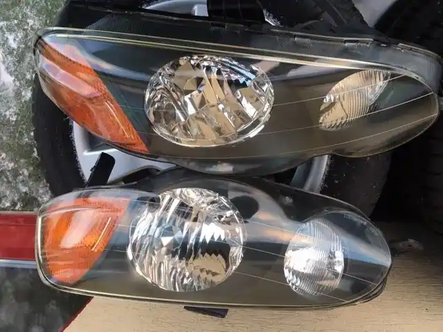 Honda HRV HR-V I 1999- Lampa Przód Europa