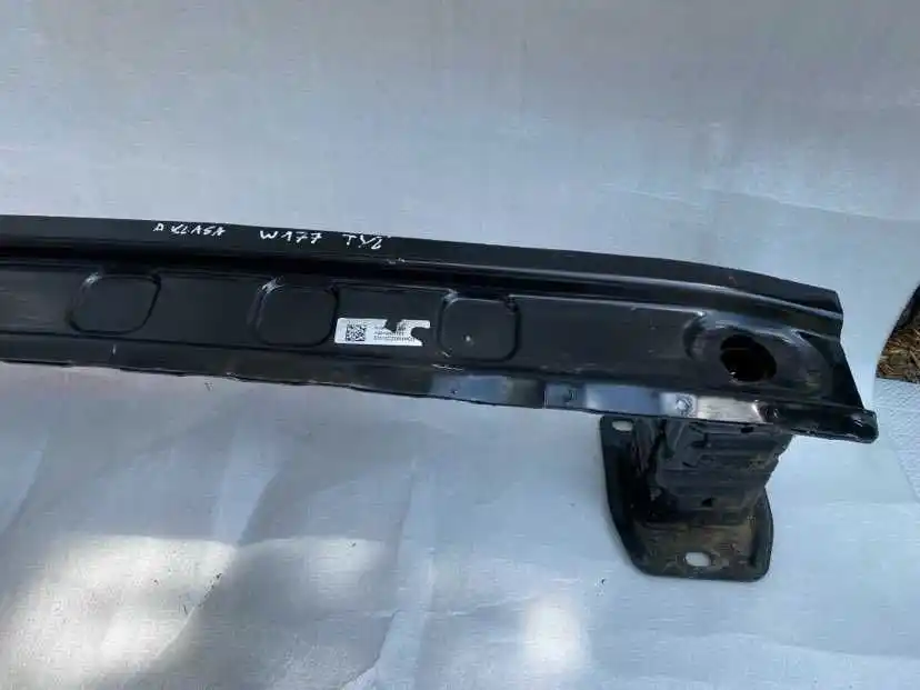 Mercedes A Klasa W177 Belka Zderzaka Tył