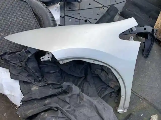 Honda Civic VIII UFO Błotnik lewy Y R 559m
