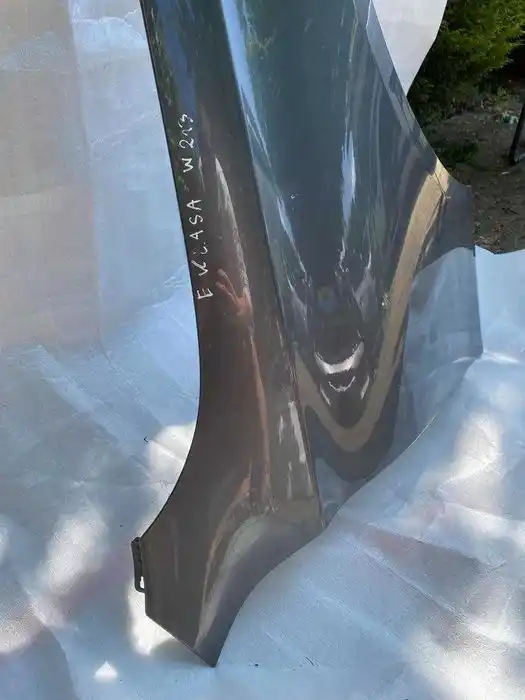 Mercedes E Klasa W213 Błotnik Przód Prawy