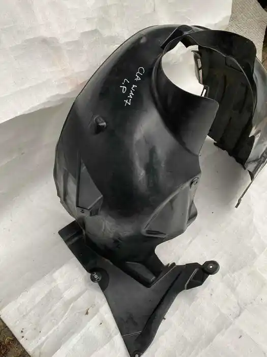 Mercedes CLA W117 Nadkole Przednie Lewe