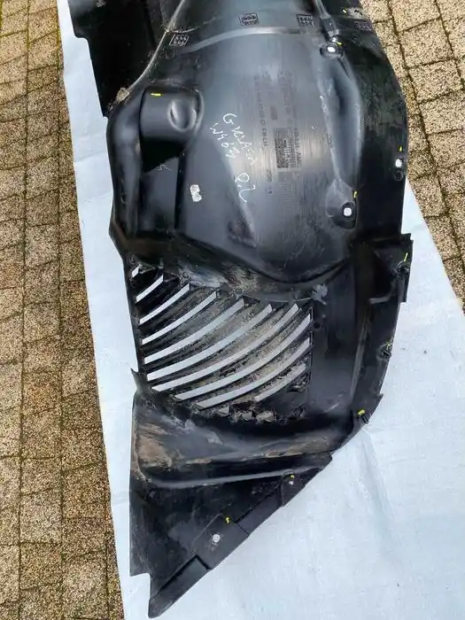 Mercedes G Klasa W463 Nadkole Przednie Lewe