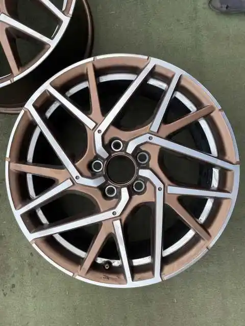 Honda- Alu Felga 18 8j Et 50 Rozstaw 5x114,3