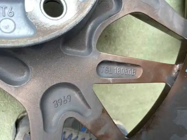 Honda- Alu Felga 18 8j Et 50 Rozstaw 5x114,3
