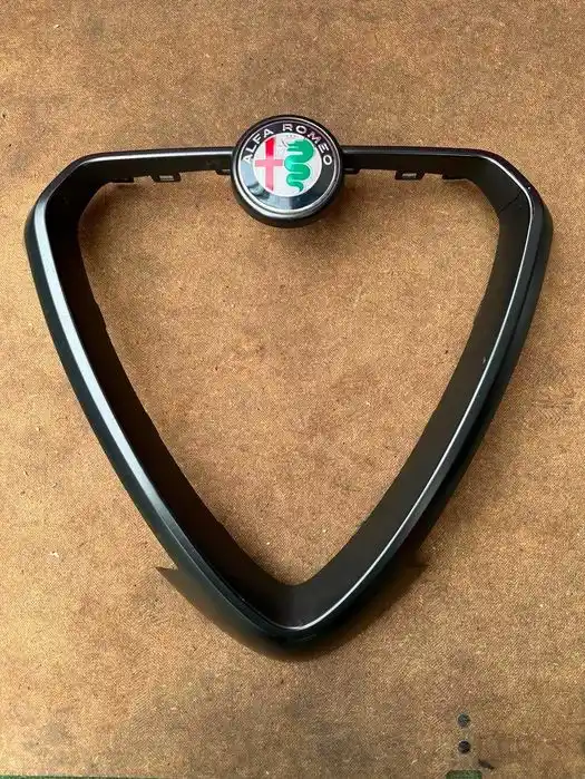 Alfa Romeo Tonale Grill Atrapa
