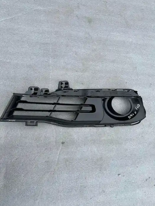 BMW 3 F30 Kratka Zderzaka Lewy Przód