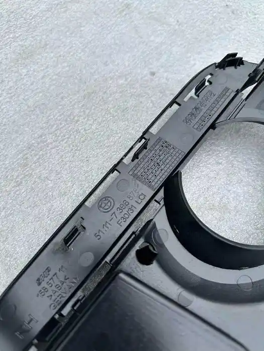 BMW 3 F30 Kratka Zderzaka Lewy Przód
