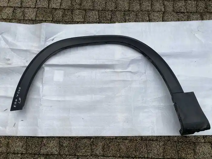 Mercedes EQB W243 Listwa Błotnika Przednia Lewa