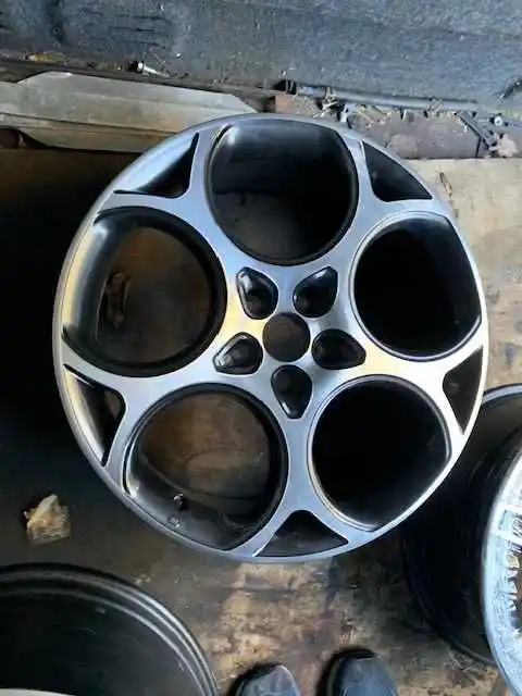 ALFA ROMEO Tonale Felga 19 8J Ładna