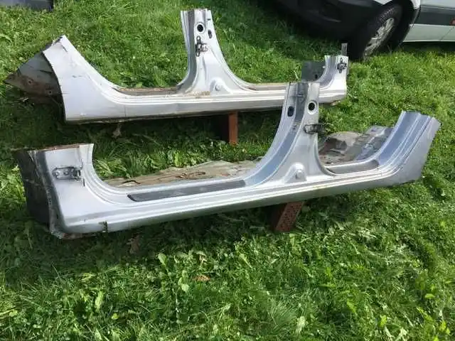 Honda FRV - Próg