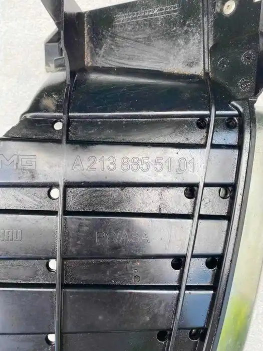 Mercedes E klasa W213 Końcówka Wydechu Lewa Prawa