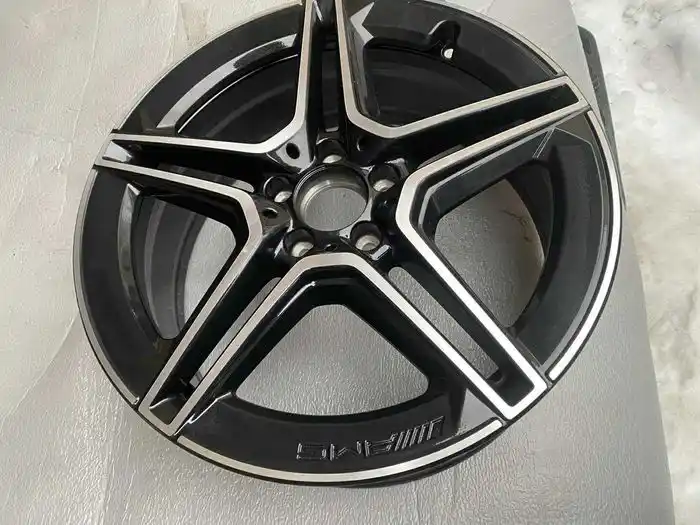 Mercedes GLA W247 Pojedyńcza Felga 19