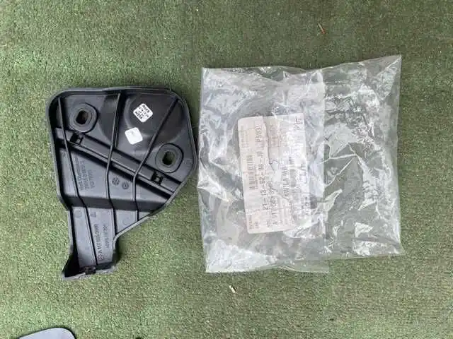 Mercedes CLA w117- Plastik Mocowania Zderzaka NOWY