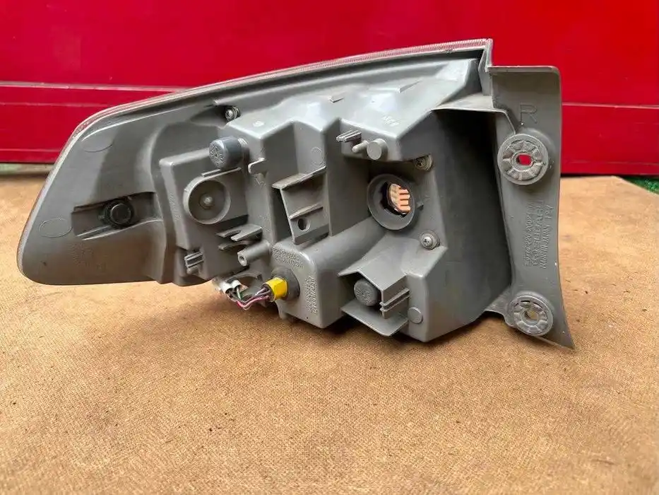 Subaru Impreza III Lampa Tylna Prawa
