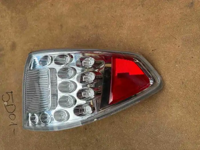 Subaru Impreza III Lampa Tylna Prawa