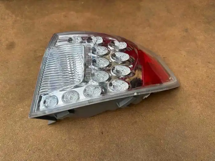 Subaru Impreza III Lampa Tylna Prawa