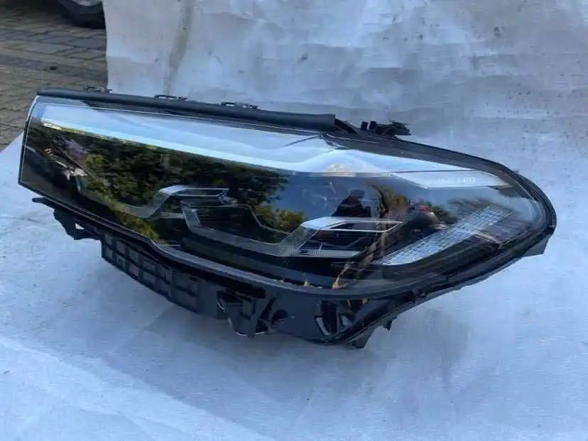 BMW 5 G30 G31 LCI LIFT Lampa Lewa Przednia LED
