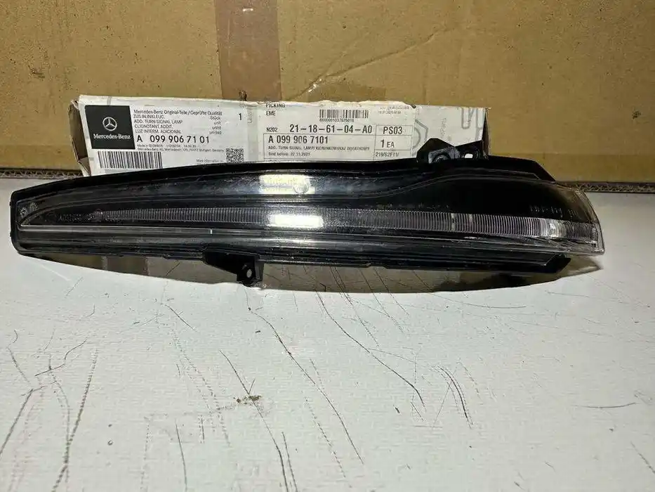 Mercedes W205 W213 W222 W447 Kierunkowskaz Lusterka Lewy