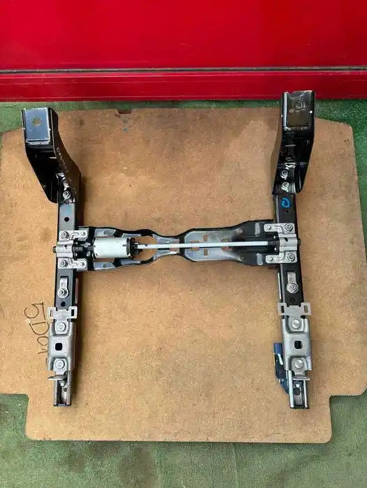 Honda Odyssey V Postument Fotela Przedni Prawy
