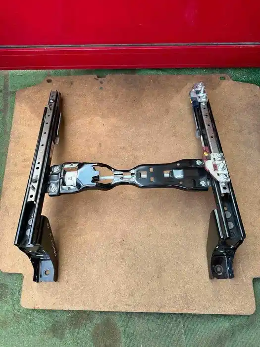 Honda Odyssey V Postument Fotela Przedni Prawy
