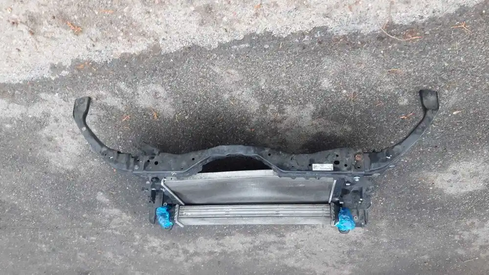 Honda Civic X Pas Przedni