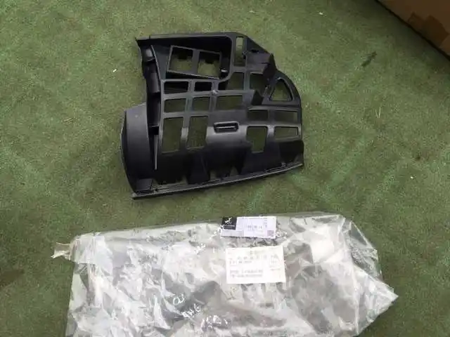 Mercedes CLA Amg w117- Plastik Zderzaka