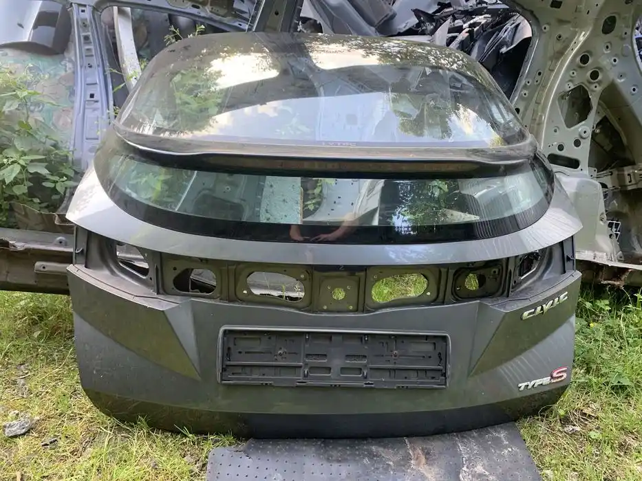 Honda Civic VIII UFO Klapa Tył Tylna NH737m