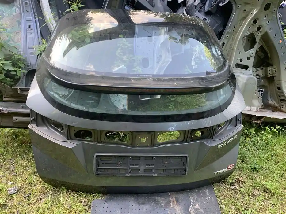 Honda Civic VIII UFO Klapa Tył Tylna NH737m