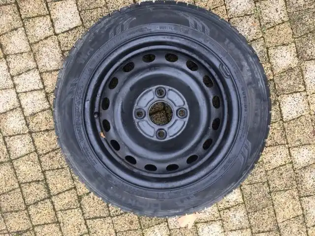 Opona Zimowa Nokian WR 88T XL 185/60/15