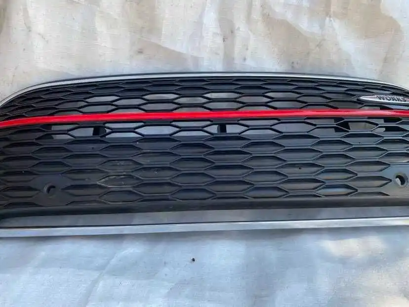 MINI F54  John Cooper Works Grill Atrapa