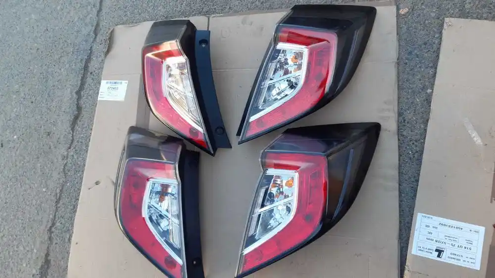 Honda Civic X 5D Lampa Tył Tylna lewa Prawa