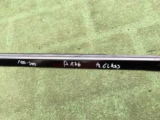 Mercedes A Klasa a176- Listwa Drzwi