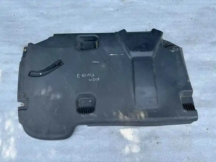 Mercedes E klasa W213 Osłona Podwozia