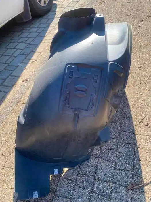 Mercedes B Klasa W246 Nadkole Przednie Lewe