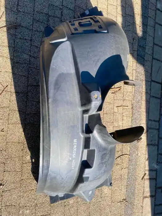 Mercedes B Klasa W246 Nadkole Przednie Lewe