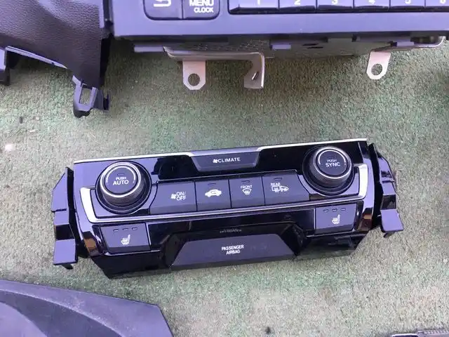 Honda Civic X 2018- Radio