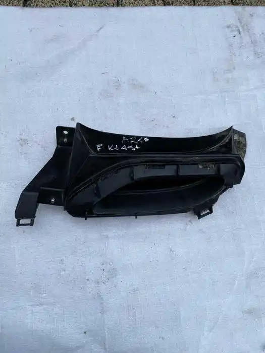 Mercedes E Klasa W213 Kratka Atrapa Wydechu Lewa