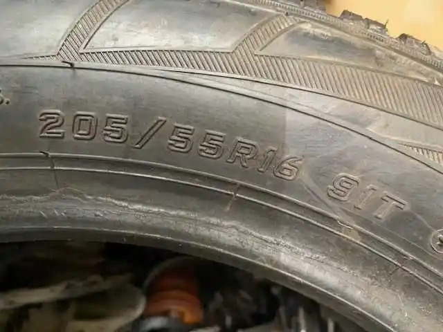 Opona zimoiwa 16  Falken Eurowinter HS01  205/55/16 91T