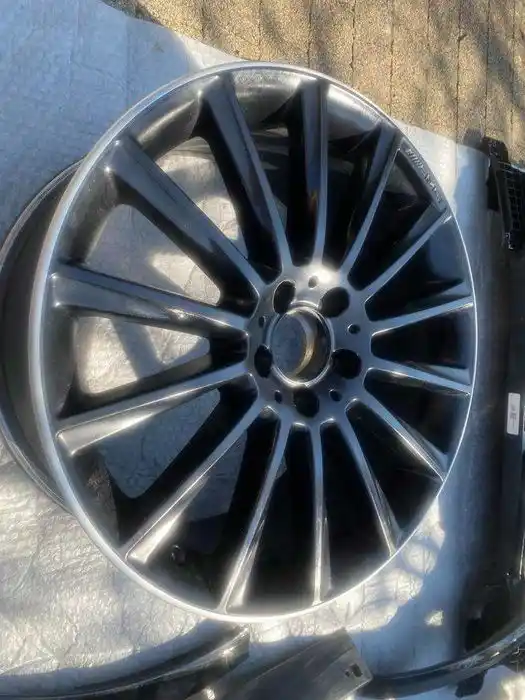 Mercedes C-Klasa W205 Pojedyńcza Felga 19