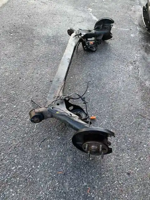 Honda Jazz II oś tył belka  2001-