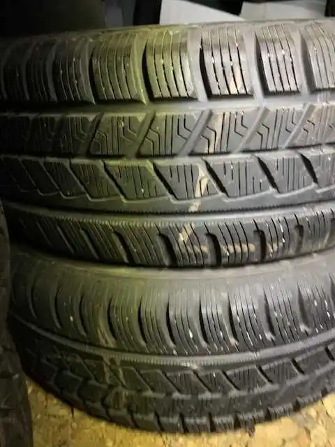Opony Zimowe Avon Ice Touring 205/55R16  4szt