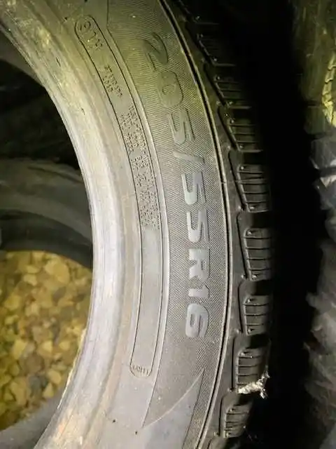 Opony Zimowe Avon Ice Touring 205/55R16  4szt