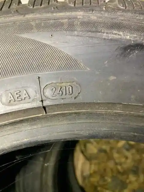 Opony Zimowe Avon Ice Touring 205/55R16  4szt