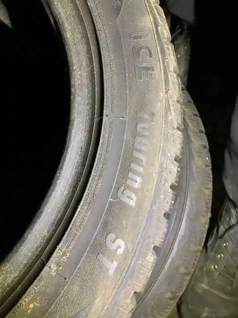 Opony Zimowe Avon Ice Touring 205/55R16  4szt